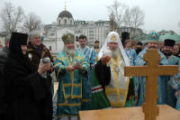 Святейший Патриарх Алексий освятил закладной камень в основание собора Рождества Богородицы Зачатьевского монастыря