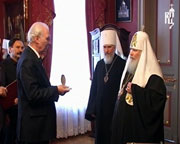 Вручение Святейшему Патриарху премии 'Национальное достояние 2006'