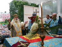В день праздника Донской иконы Пресвятой Богородицы Святейший Патриарх совершил Божественную литургию в Донском монастыре