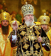 В 17-ю годовщину Интронизации Предстоятель Русской Церкви совершил Божественную литургию в Храме Христа Спасителя
