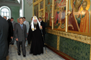 Святейший Патриарх Алексий и Президент Татарстана М. Шаймиев осмотрели Благовещенский собор Казанского кремля.