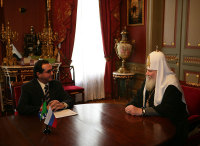Святейший Патриарх Алексий встретился с Послом Кубы в России Х.М. Мартинесом