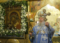 В праздник Казанской иконы Божией Матери Святейший Патриарх совершил богослужение в Казанском соборе на Красной площади