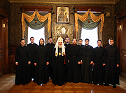 Предстоятель Русской Церкви поздравил с Пасхой Патриарших иподиаконов