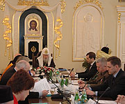 Святейший Патриарх возглавил заседание Попечительского совета Общероссийского Национального военного фонда