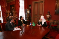 Святейший Патриарх Алексий встретился с послом Кувейта в России Н. аль-Музаеном