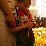 По мнению экспертов, высокая рождаемость в России сохраняется только в религиозных семьях