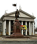 Бронзовый памятник св. князю Александру Невскому открыт на главной площади Волгограда