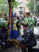 Епископ Кемеровский Аристарх освятил знамя Кузбасского УВД на транспорте