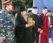 Милиционеров Калмыкии, которые несут службу в Северной Осетии, посетил архиепископ Зосима
