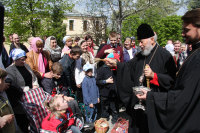 Блаженнейший Митрополит Владимир поздравил детей с функциональными ограничениями и их родителей с праздником Светлого Христового Воскресения