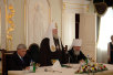 Передача Государственной премии за 2006 год, врученной Святейшему Патриарху Алексию, детским приютам