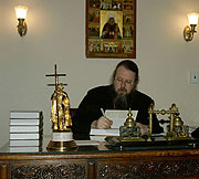 Православная Церковь в Америке передала учебные Библии богословским библиотекам России и Украины