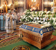Предстоятель Русской Православной Церкви совершил в Храме Христа Спасителя утреню с чином Погребения Пресвятой Богородицы