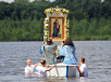 Праздничное богослужение и освящение воды на озере Святое в московском районе Косино