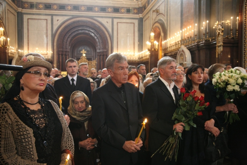 Отпевание и лития у гроба Сергея Михалкова