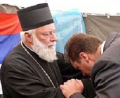 Епископ Милешевский Филарет продолжает голодовку на границе Сербии и Черногории