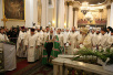 Божественная литургия в Троицком соборе Александро-Невской лавры