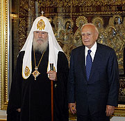 Предстоятель Русской Церкви встретился с Президентом Греческой Республики Каролосом Папульясом