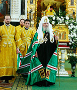 В день 18-й годовщины интронизации Святейший Патриарх Алексий совершил Божественную литургию в Храме Христа Спасителя