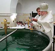 В Крещенский сочельник Святейший Патриарх Алексий совершил Великое освящение воды в Храме Христа Спасителя