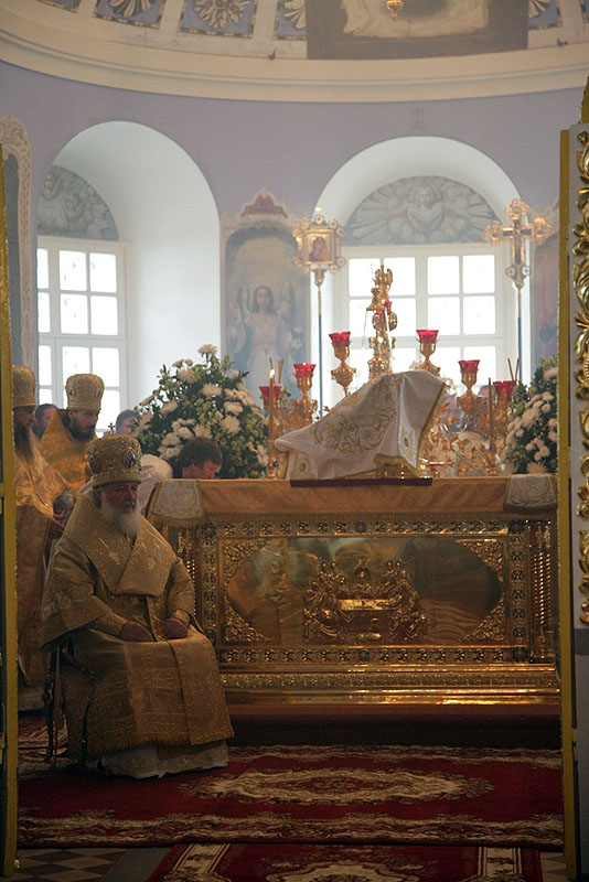 Патриарший визит в Ярославскую епархию. Божественная литургия в Спасо-Яковлевском монастыре в Ростове.