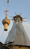 Над Петербургом вознесся еще один православный крест