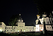 В дни памяти святых Царственных страстотерпцев архиепископ Костромской Александр совершит ночную Божественную литургию