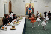 Предстоятель Русской Церкви и мэр Москвы посетили ежегодный Медовый праздник в палатах Храма Христа Спасителя