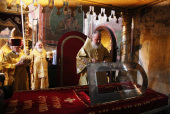 Патриаршее служение в Неделю святых отец и день памяти святителя Петра, митрополита Московского, в Успенском соборе Кремля