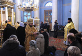 Архиепископ Волоколамский Иларион совершил чин Присоединения к Церкви отпавших от нее