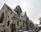 В единственном во Франции храме в честь святителя Василия Великого впервые совершена православная Литургия