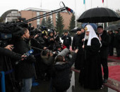 В аэропорту Алма-Аты состоялась беседа Святейшего Патриарха Кирилла с тележурналистами
