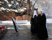 Предстоятель Русской Церкви возложил венок к Мемориалу славы казахстанцев, погибших в годы Великой Отечественной войны