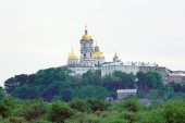 Наместник и братия Почаевской лавры опровергают выдвигаемые против монастыря обвинения