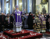 В неделю Крестопоклонную Святейший Патриарх Кирилл совершил Божественную литургию свт. Василия Великого в Казанском соборе Санкт-Петербурга