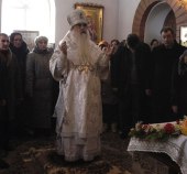 Патриарший экзарх всея Беларуси освятил храм в честь Успения Божией Матери и возглавил в нем первую Божественную литургию