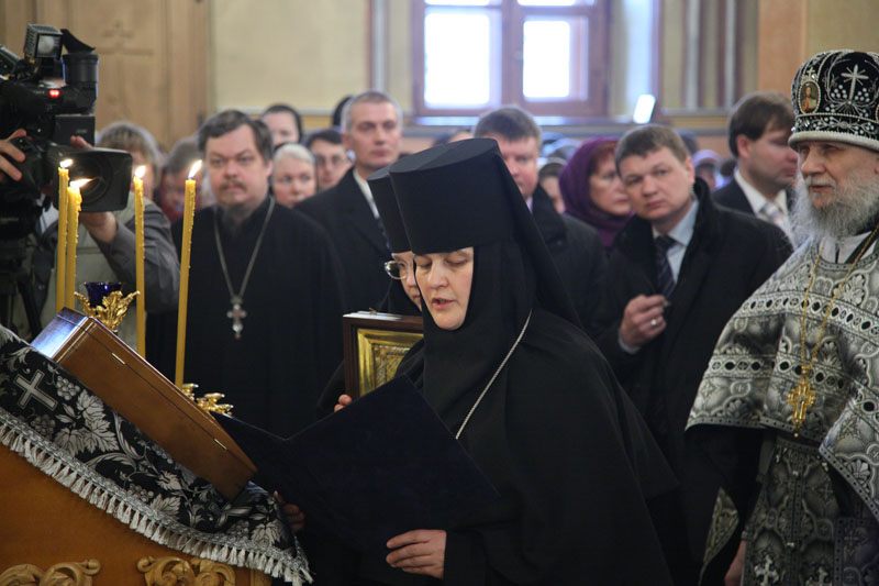 Патриаршее служение в Великий понедельник в Покровском женском монастыре