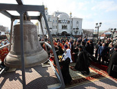 Святейший Патриарх Кирилл освятил колокол-благовест для Храма-на-Крови в Екатеринбурге