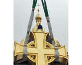 На Великокняжеской усыпальнице Петропавловского собора Санкт-Петербурга установлен крест, воссозданный по рисунку императрицы Александры Феодоровны