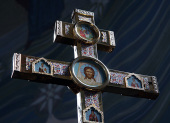 На заседании Синода Белорусской Православной Церкви митрополиту Минскому и Слуцкому Филарету вручен предносной крест