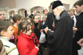 Блаженнейший митрополит Киевский Владимир посетил школу, где учатся дети ликвидаторов аварии на Чернобыльской АЭС