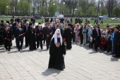 Патриарший визит в Белгородскую епархию. Посещение мемориала «Звонница» на Прохоровском поле.