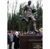 Митрополит Ювеналий освятил мемориал в честь подмосковных милиционеров, павших в годы Великой Отечественной войны