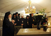 Святейший Патриарх Константинопольский Варфоломей почтил память почивших Патриархов Алексия I и Пимена