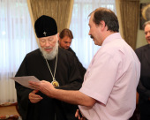 Блаженнейшему митрополиту Владимиру вручено разрешение на выполнение работ по строительству кафедрального собора Украинской Православной Церкви