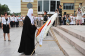 Святіший Патріарх Кирил поклав вінок до монумента Вічної слави в Дніпропетровську