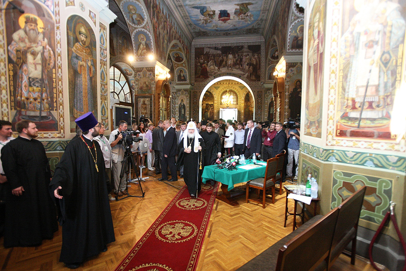 Патриарший визит на Украину. Посещение Ионинского монастыря в Киеве.