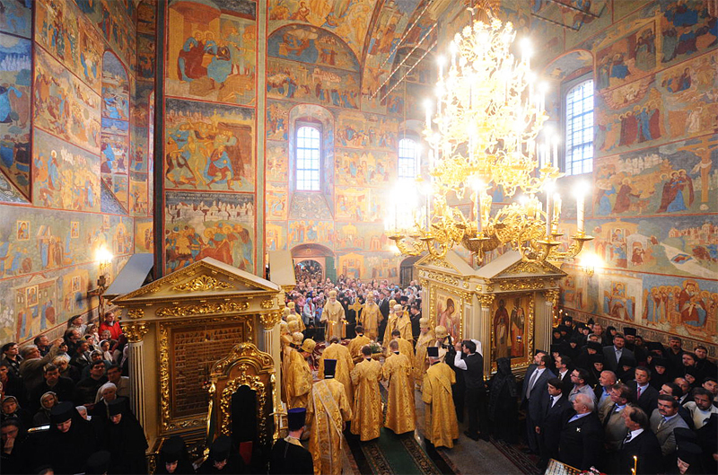 Первосвятительский визит в Ярославскую епархию. Утреня в Свято-Введенском Толгском женском монастыре