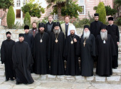 Митрополит Волоколамский Иларион совершил Божественную литургию в монастыре Ксенофонт